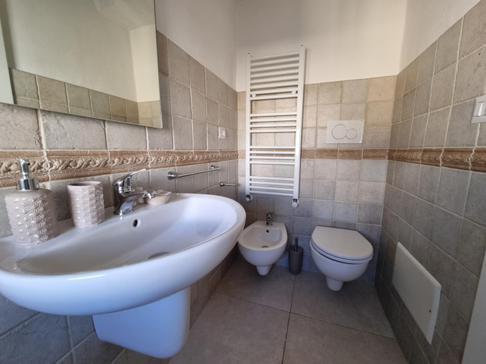 Bathroom 5, Templari Suite, Brindisi