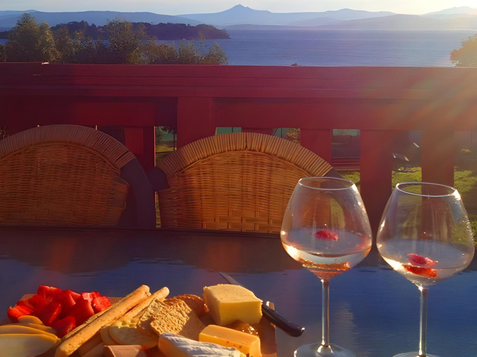 Food & Drinks 4, Discover Bruny Island Holiday Accommodation, Kingborough