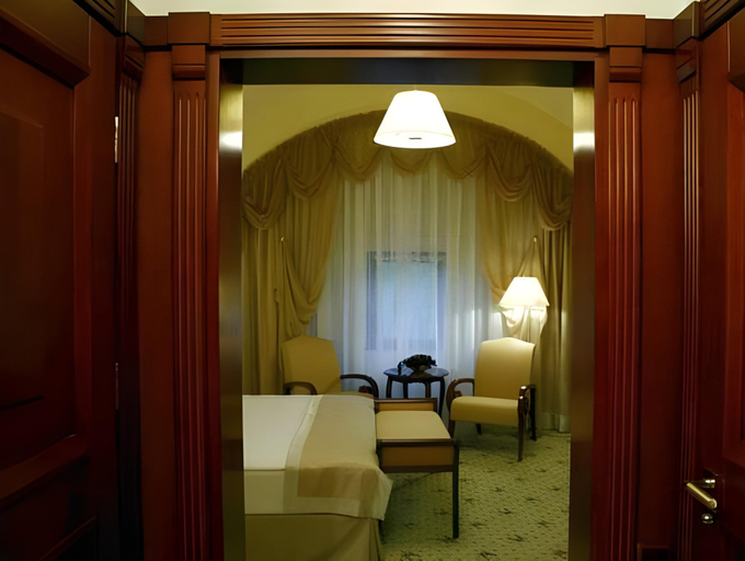 Bedroom 3, Citadel Inn Hotel&Resort, L'vivs'ka