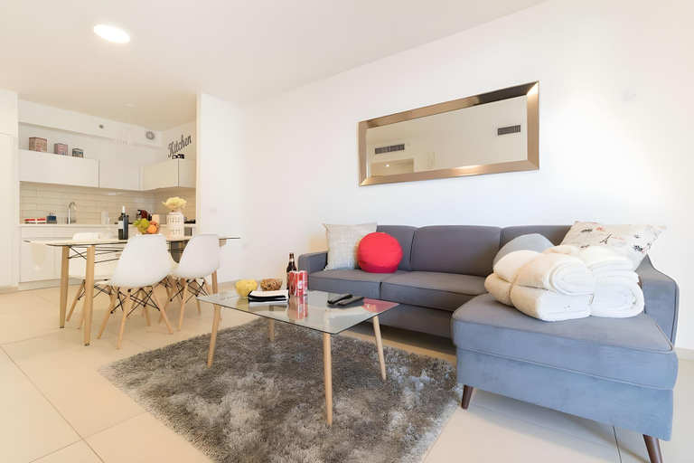 Others 4, Luxury One-Bedroom Apartment/parking in center, Jerusalem