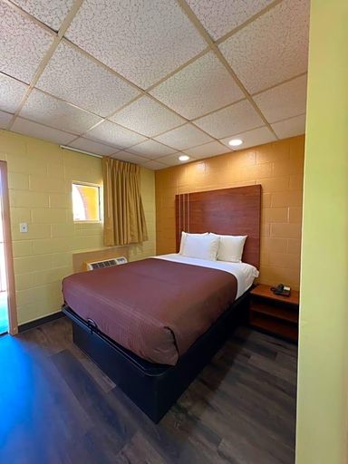 Bedroom 2, Executive Inn and Suites Lackland AFB, Bexar