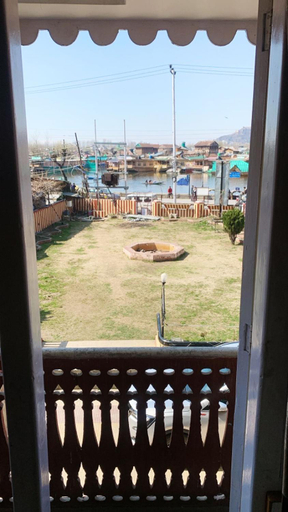 Others 4, Hotel shah abbas, Srinagar