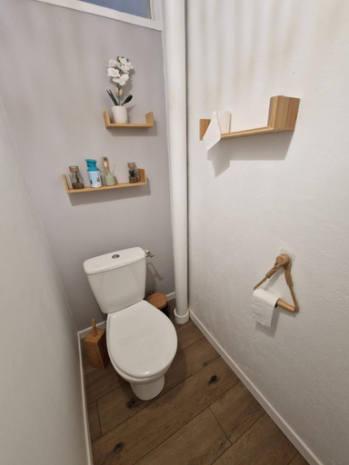 Bathroom 3, la roulotte depote, Tarn-et-Garonne