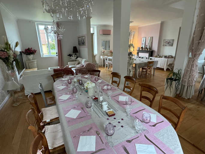 Food & Drinks 4, Chateau Segot, Allier