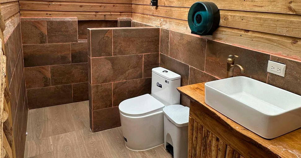 Bathroom, Glamping Ecolodge Cueva de las Águilas, Pedernales
