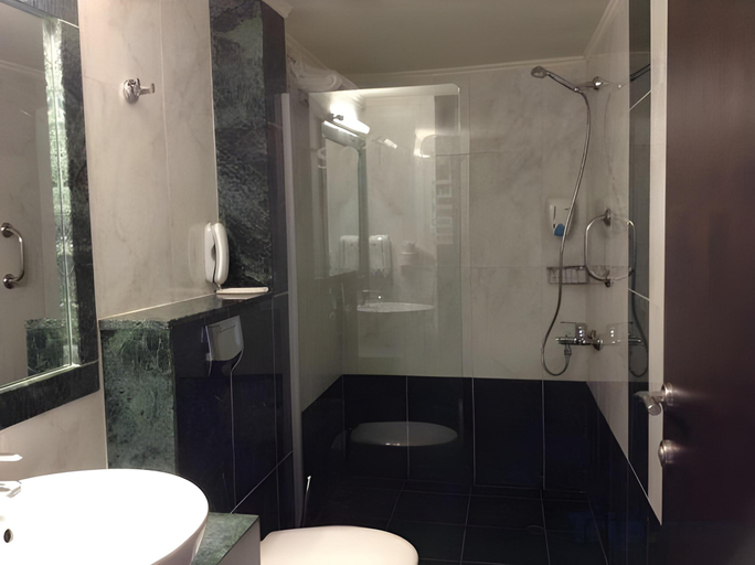Bathroom 4, Sofia Hotel Heraklion, Crete