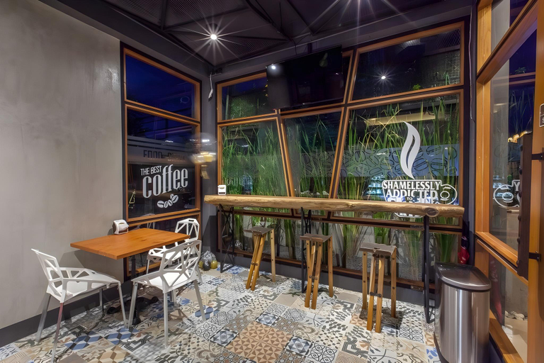 Food & Drinks 5, Loft Mania Boutique Hotel, Muang Chumphon