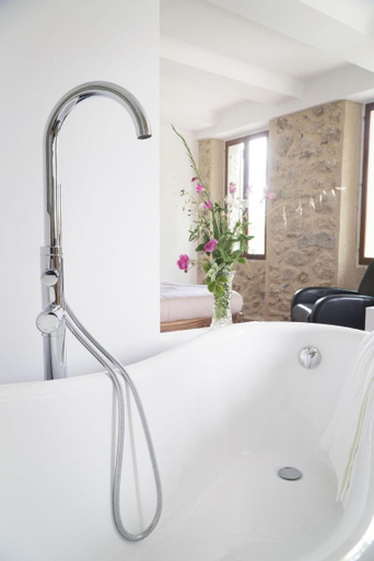 Bathroom 4, Le Mas des Romarins, FAYENCE, Var