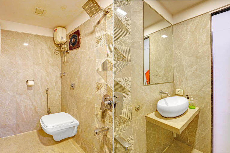 Bathroom 5, Fabhotel Galaxy Inn, Mumbai Suburban