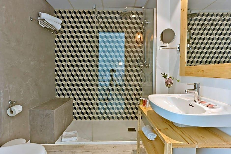 Bathroom 3, Fergus Club Pineda Splash, Barcelona