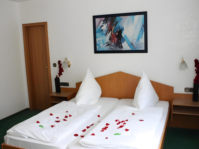 Bedroom 3, Mainbogen Hotel, Offenbach am Main