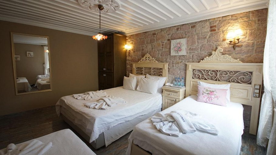 Bedroom 2, Fikretbey Konağı, Ayvalık