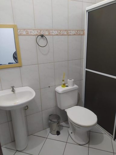 Bathroom 4, Vilarejo Tropical, Itanhaém
