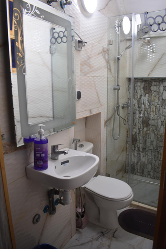 Bathroom 3, Hostel Capital, Rabat