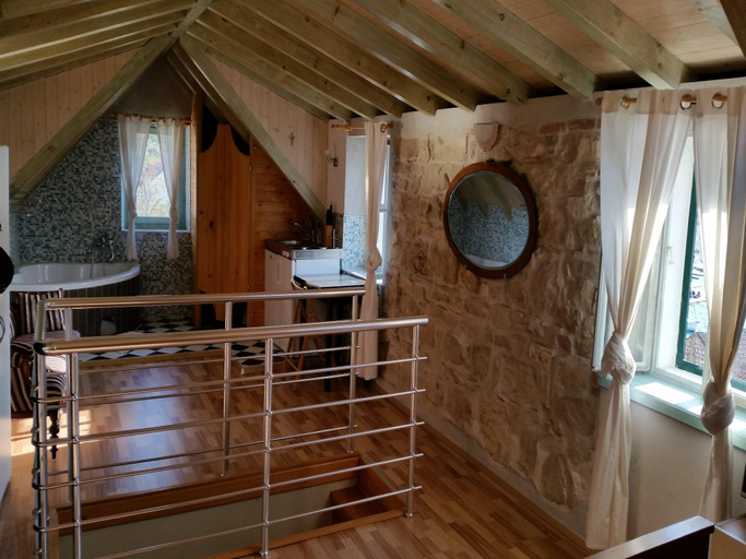 Bedroom 2, Traditional house with two apartments, Vis