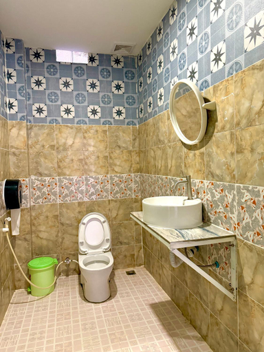 Bathroom 3, Golden Dragon House Vang Vieng, Vangvieng