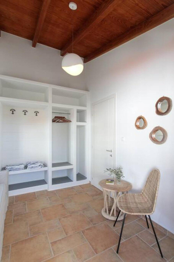 Others 4, Naxos Chalkion Beautiful Detsis House with jacuzzi, South Aegean