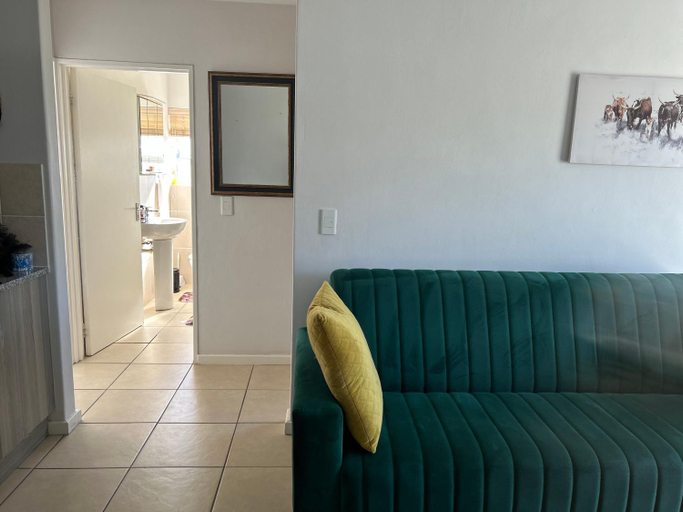 Others 4, 2 Bedroom Shared kitchenette Apartment with beautiful views, Cape Winelands