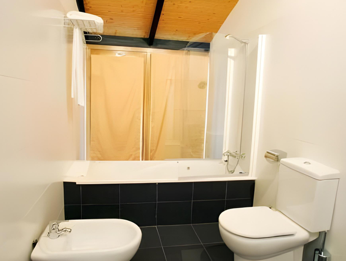 Bathroom 4, Triskel, Zaragoza
