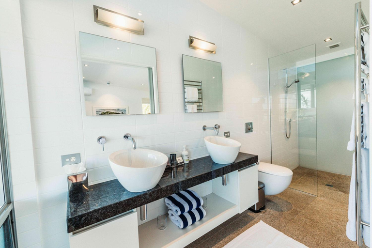 Bathroom 5, Eagles Nest, Far North