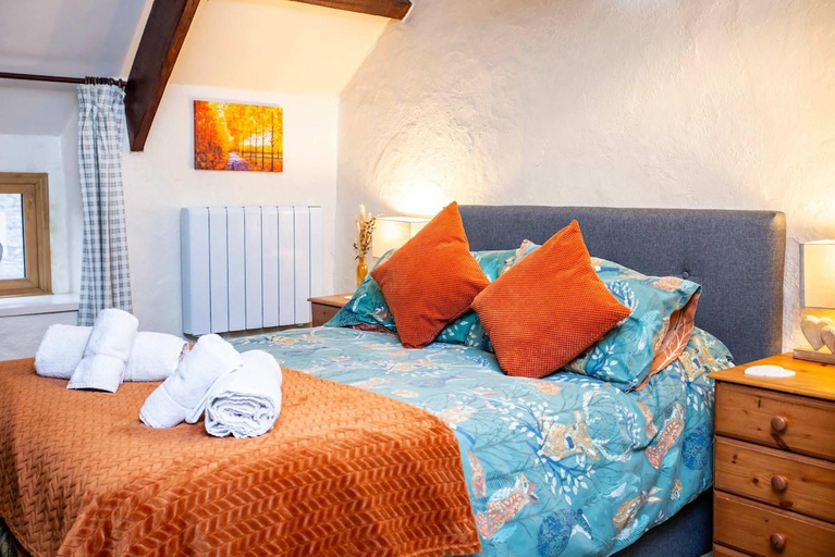 3, The Granary - One Bedroom Cottage - St Florence, Pembrokeshire