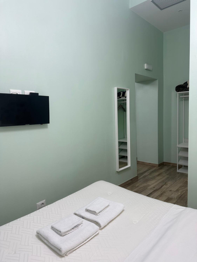 Bedroom 2, Lin Mare, Rome