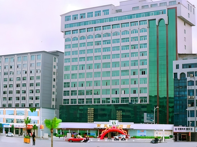 Exterior & Views