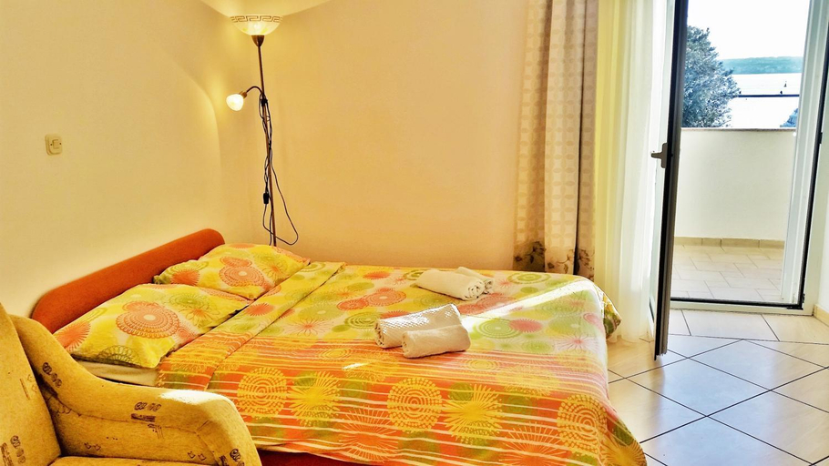 Bedroom 2, Apartments Obala, Malinska-Dubašnica