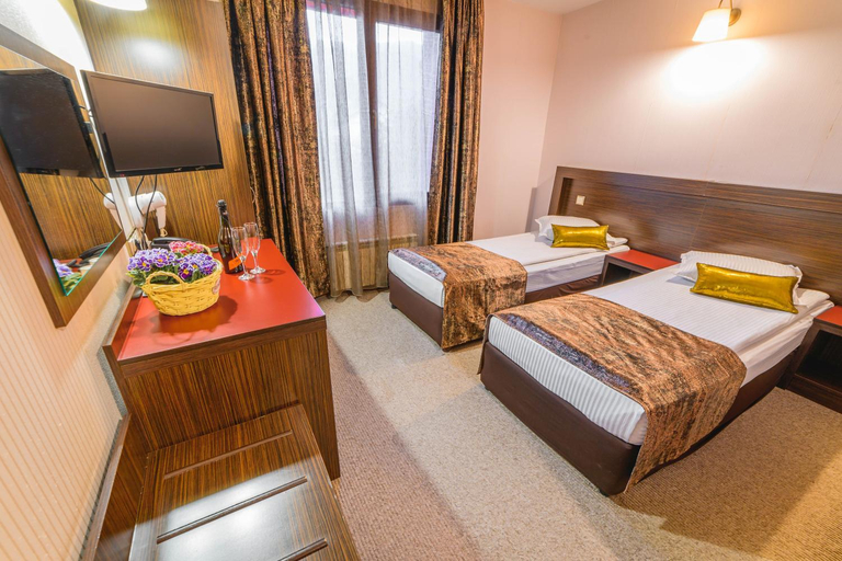 Bedroom 3, Eleganza Family Hotel - Free Parking, Stolichna