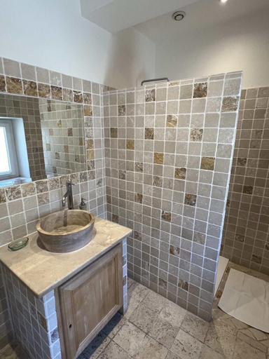 Bathroom 3, La Figuiere Fontaine de Vaucluse, Vaucluse