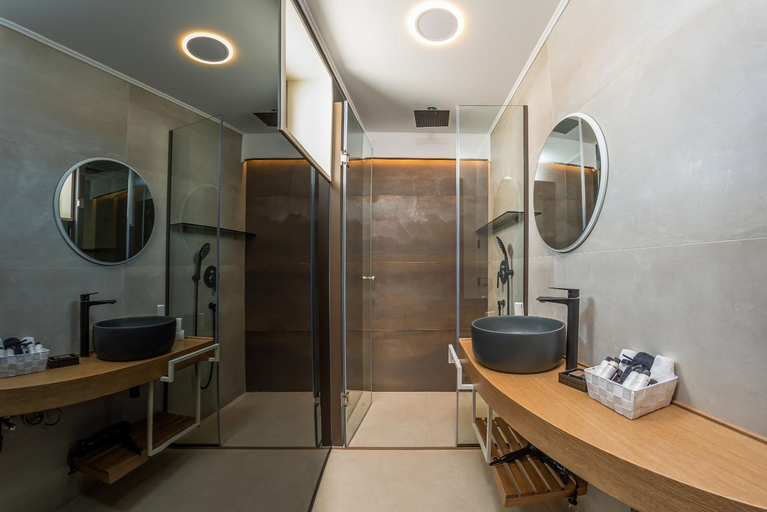 Bathroom 4, Onira Suite Dreams, Crete