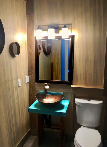 Bathroom 3, Homer Inn & Spa, Kenai Peninsula