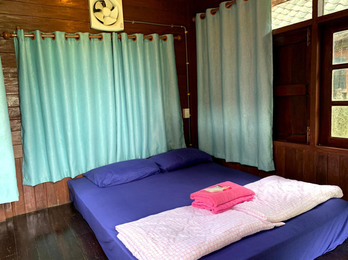 Bedroom 4, Khuaphunam Wangnamkhiow, Wang Num Khiaw