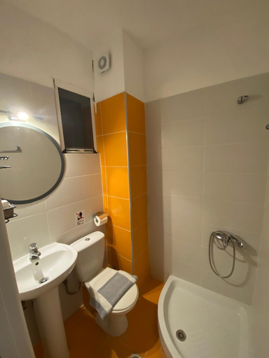 Bathroom 3, Ammolithos Beach, Central Macedonia