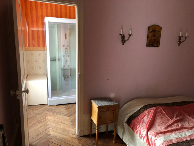 Bedroom 2, Domaine Lesabaille, Vienne