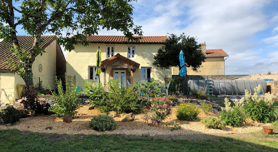 Exterior & Views 3, The Walnut Tree Chambre d'Hotes, Haute-Vienne