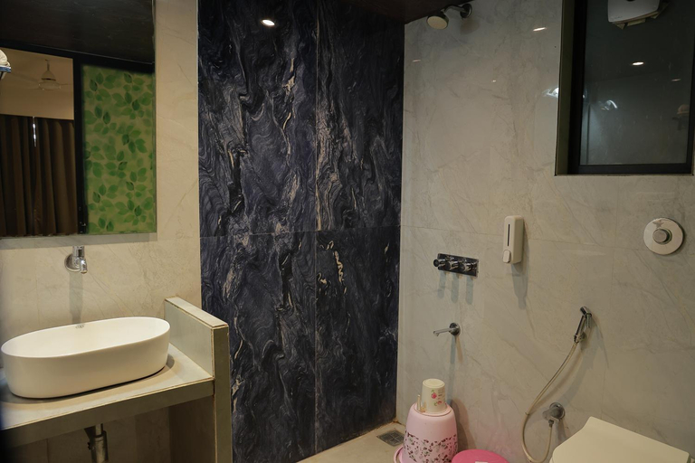 Bathroom 4, HOTEL SAIPALKHI NIWARA, Ahmadnagar