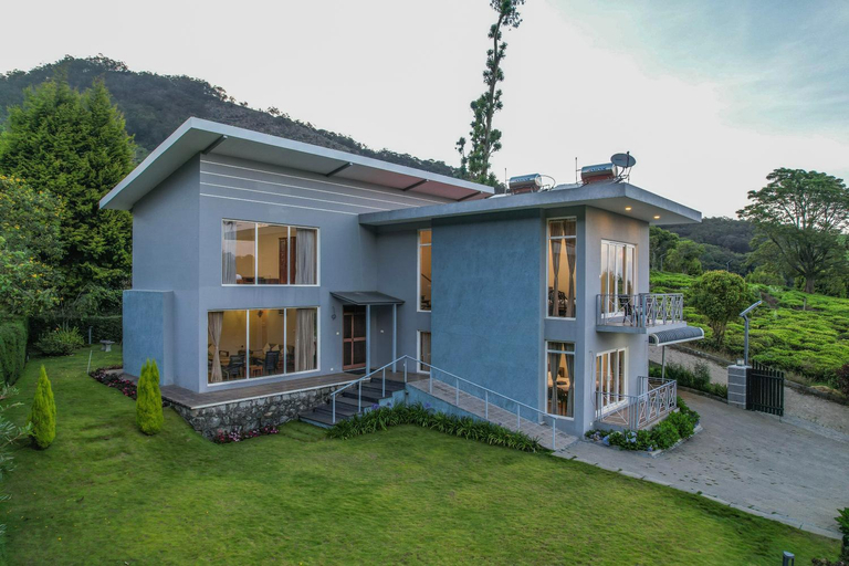 Exterior & Views