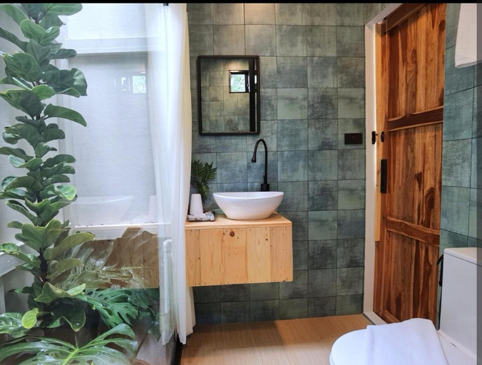 Bathroom 3, How Hide Homestay, Muang Kanchanaburi