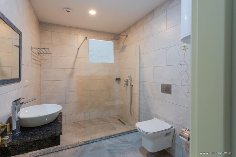 Bathroom, machakhela inn, Batumi