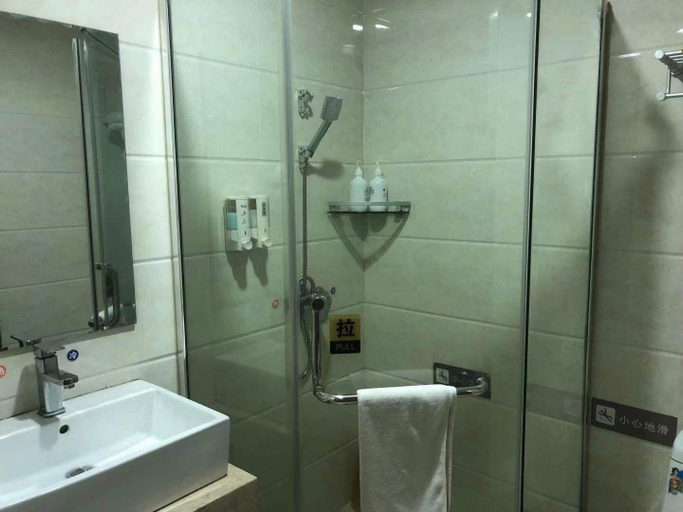 Bathroom 3, 7 Days Inn Ningbo Xiangshan Renmin Plaza Branch, Ningbo