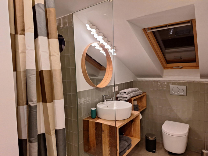 Bathroom 3, Ausblick Maisenbach, Calw