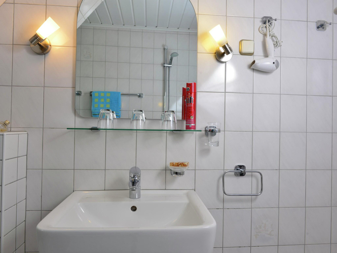 Bathroom, Graceful Apartment in Velmede with Garden, Hochsauerlandkreis