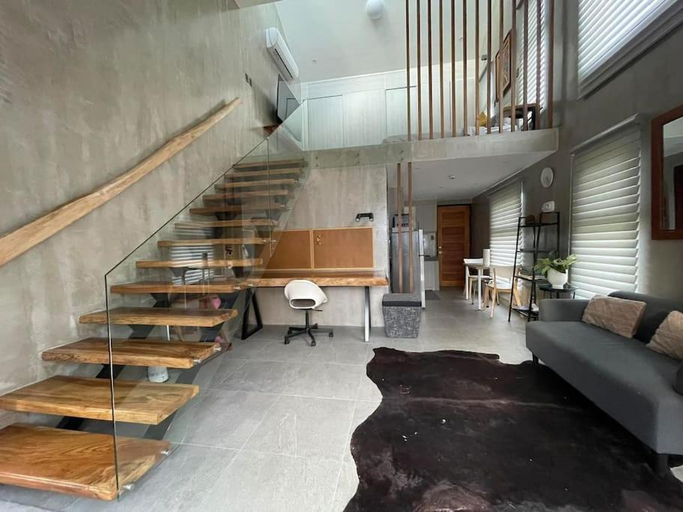 Others 5, Cozy, Romantic Loft (with Private Onsen), Amadeo
