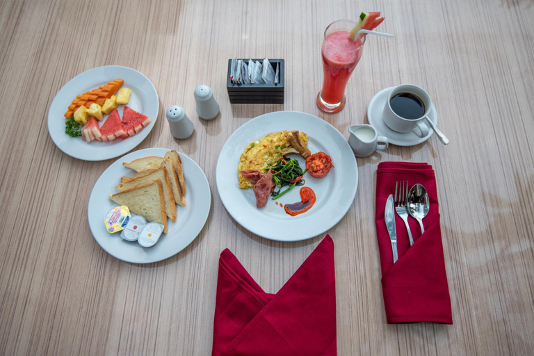 Food & Drinks 4, Legian Bisma Suite, Badung