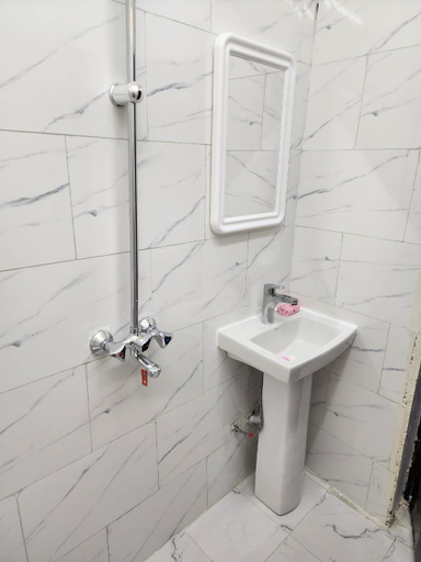 Bathroom 3, Studio apartment near al ain mall(homestay ), Al Ain