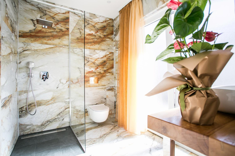 Others 5, Kasa Rooms 1, Split
