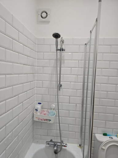Bathroom 4, Ground floor two bedroom flat, London