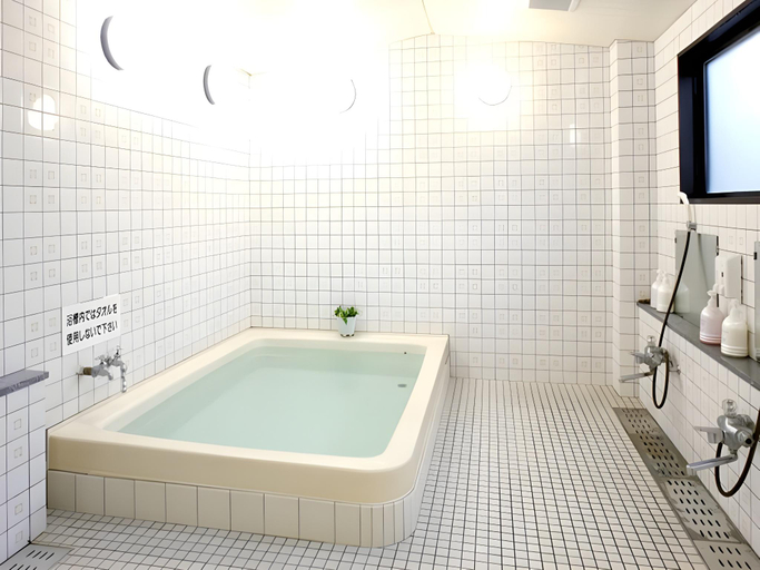 Bathroom 4, Business Hotel Kurama, Hikone