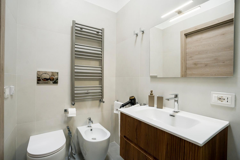 Bathroom 5, B&B Nanù, Napoli